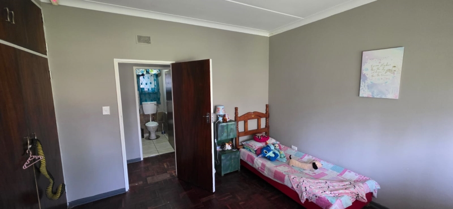 5 Bedroom Property for Sale in Songloed North West